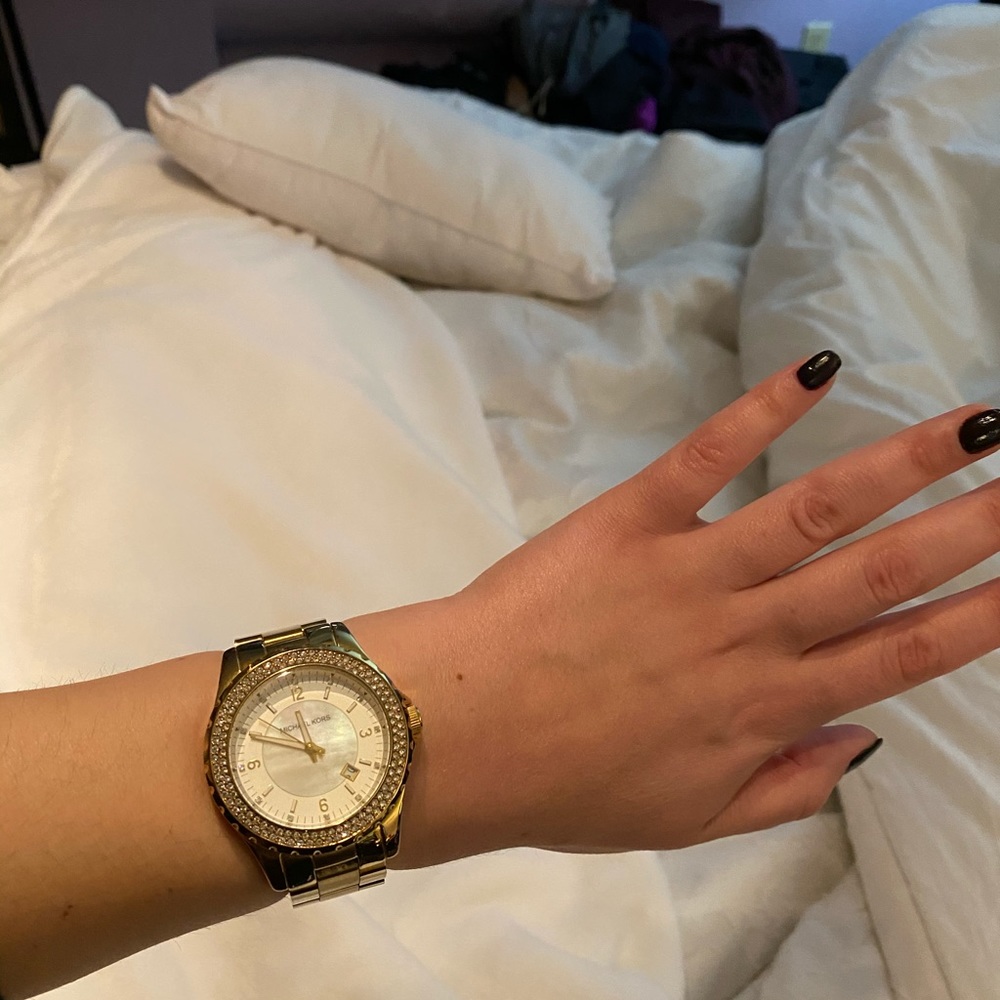 MICHAEL KORS GOLD WATCH WITH DIAMOND RHINESTONES